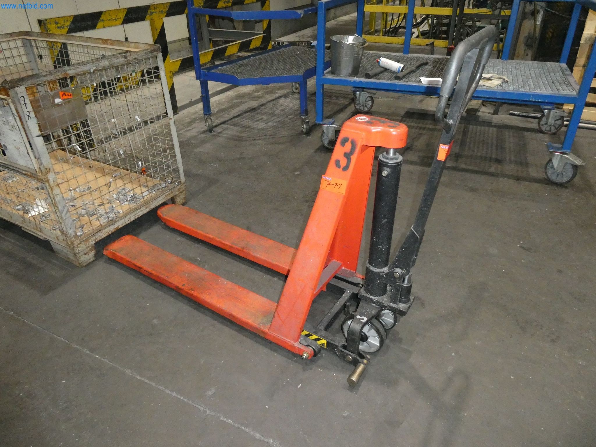 2 Scherenhubwagen